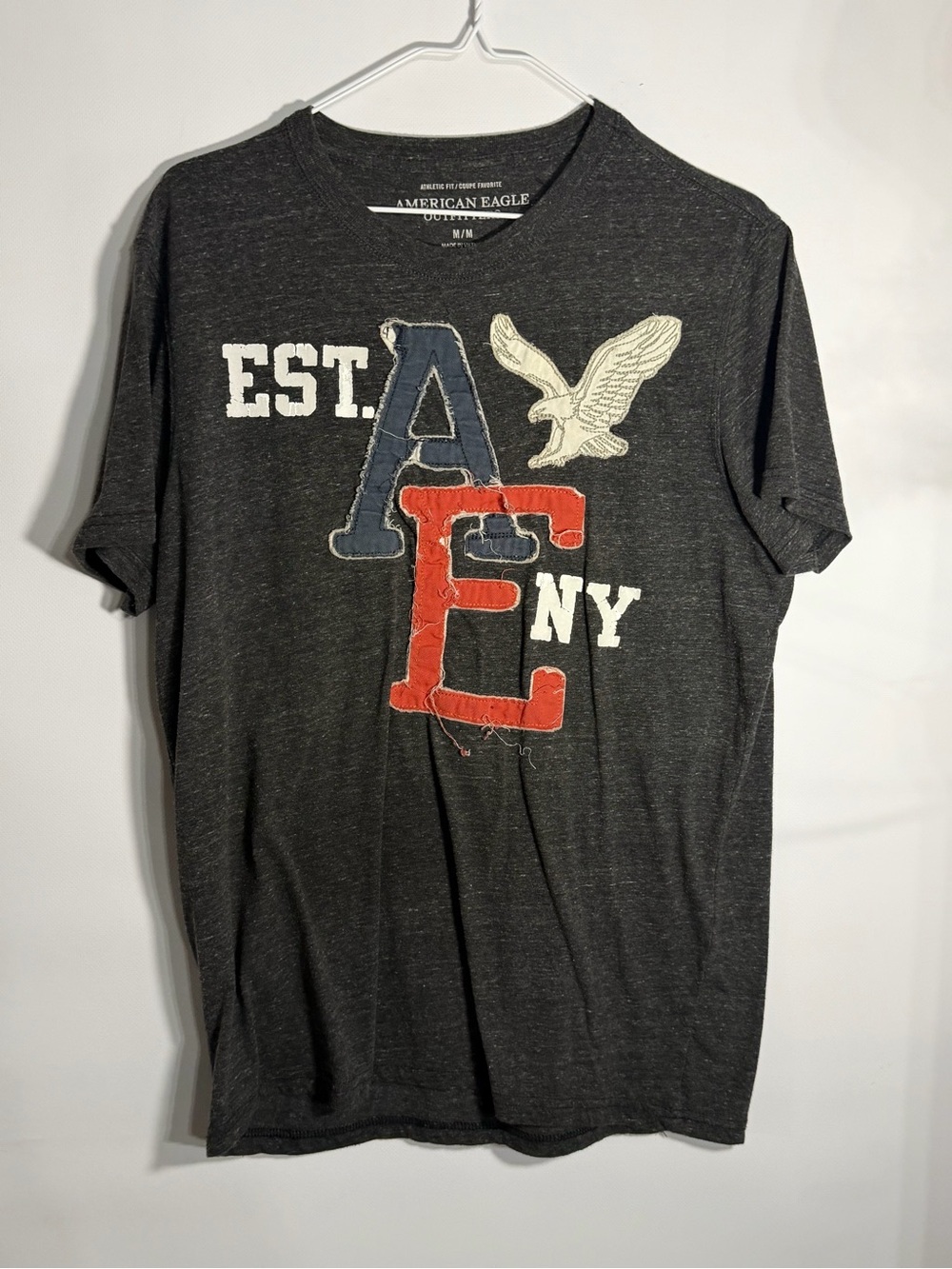 American Eagle Outfitters Dark Gray Short Sleeve Graphic Tee - Red, Blue, White